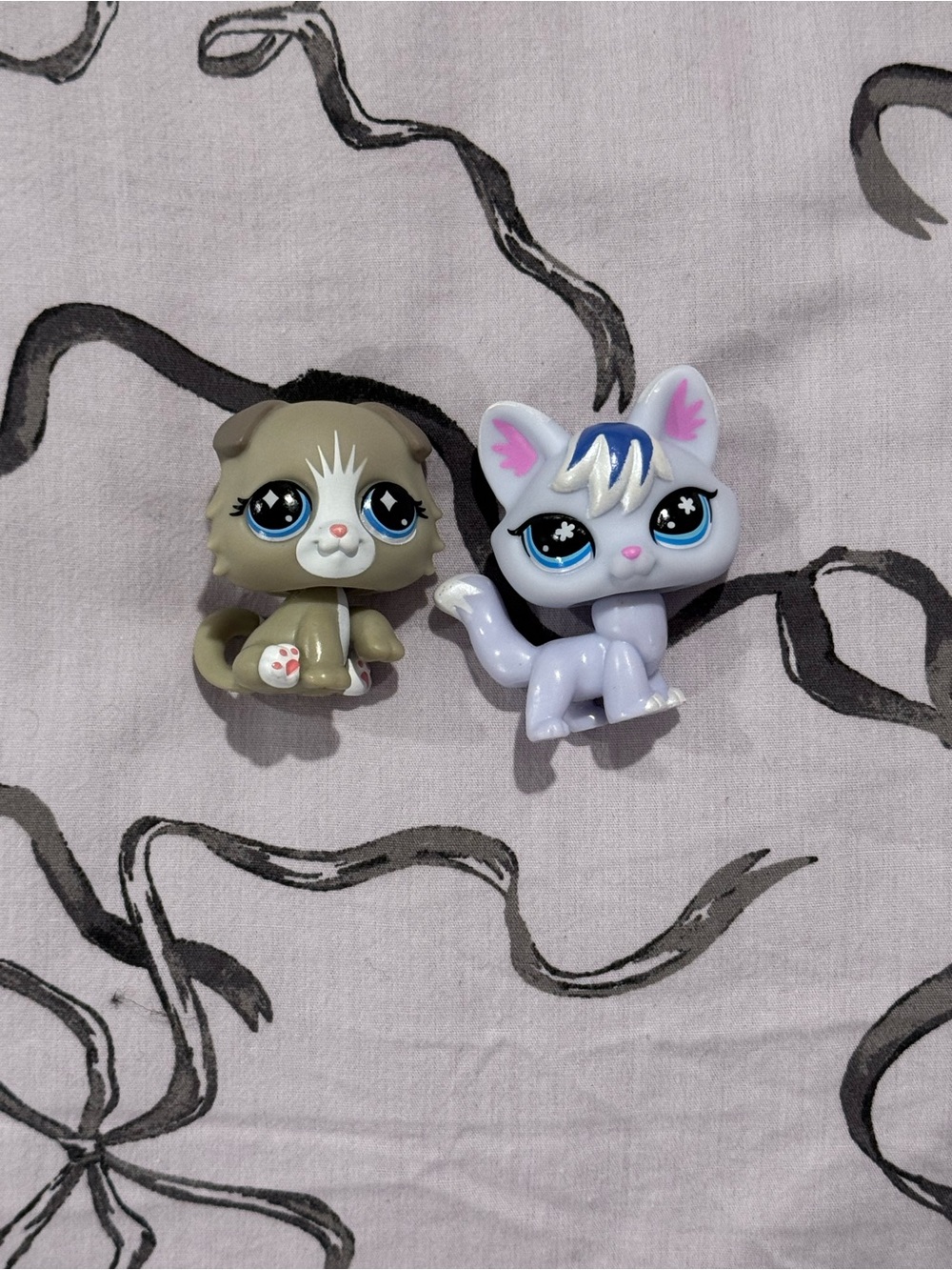 Littlest Pet Shop Set - Gray dog and blue cat G7 Figures